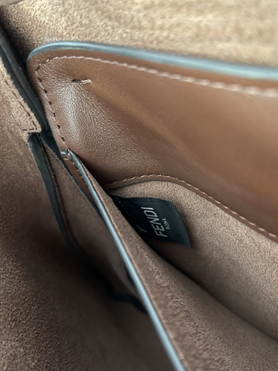 フェンディバッグ角部分ディテール